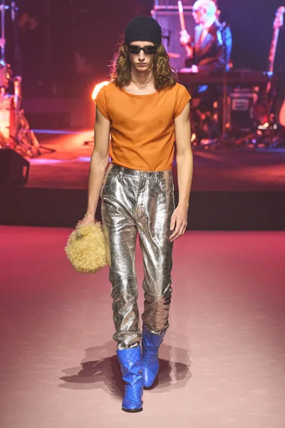 Look 26